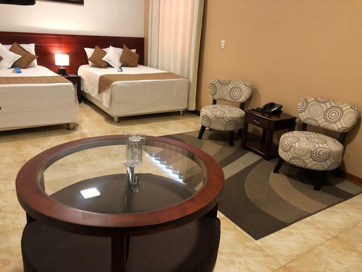 Hotel Europa 伊基托斯 外观 照片