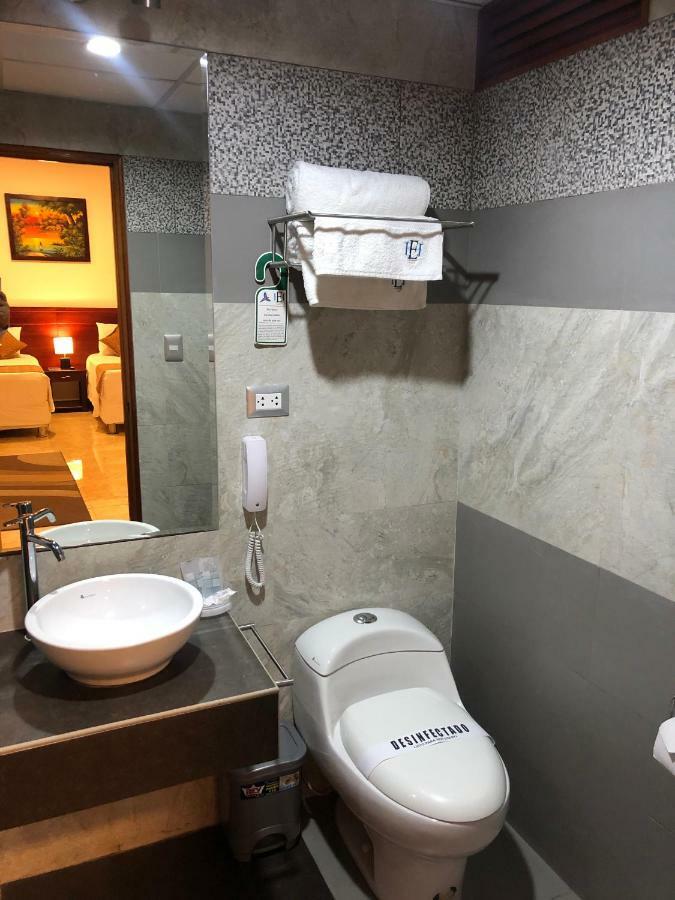 Hotel Europa 伊基托斯 外观 照片